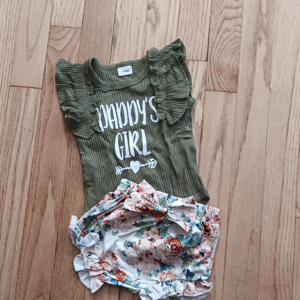 Olive Green Ruffle 'Daddy's Girl' Top with Floral Shorts 3-6 Months